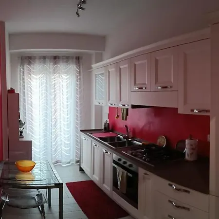 New And Beautiful House In The Heart Of Apartment *